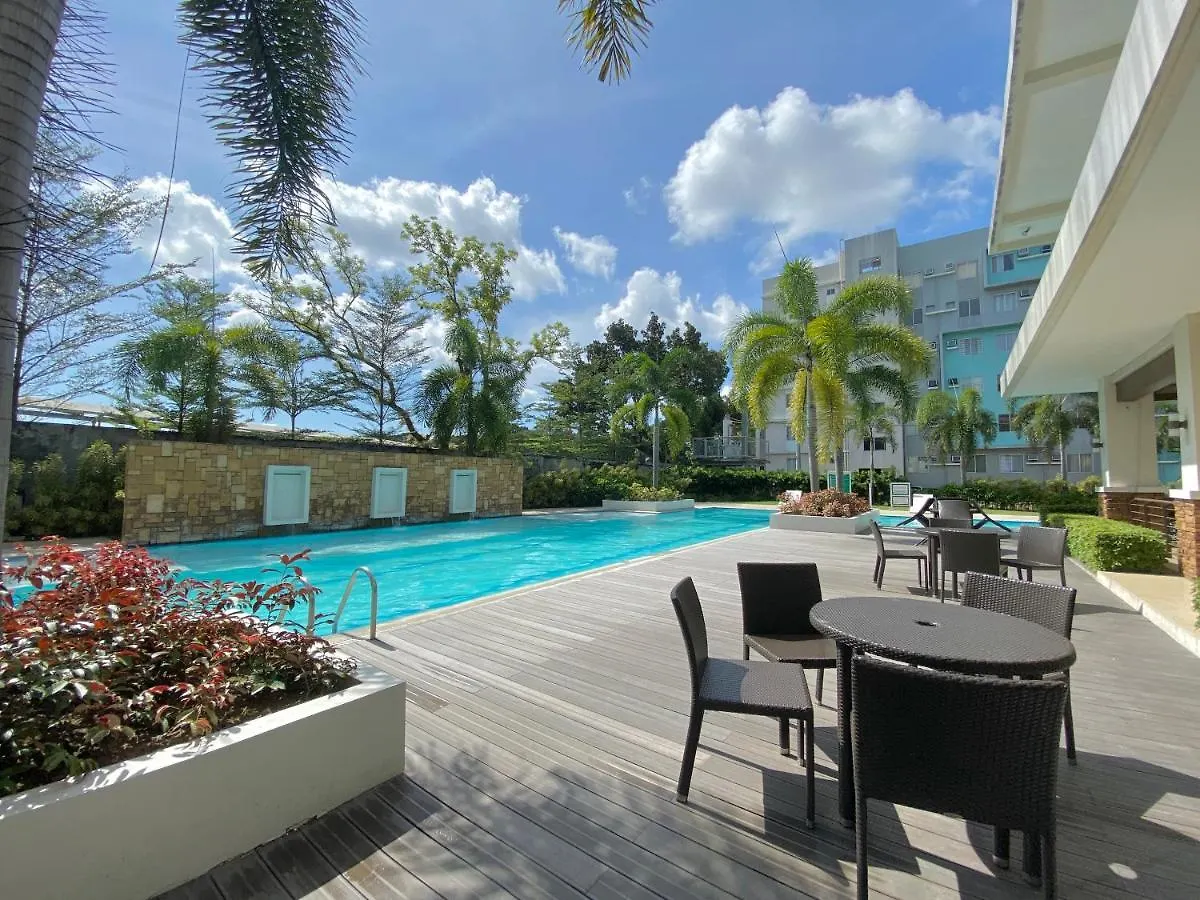 8 Spatial 2Br Condo Within The City With Pool, Wifi & Netflix Davao